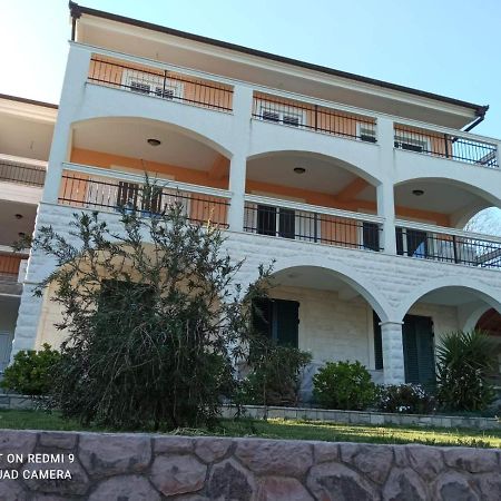 Apartmani Andrea แฮร์เซ็ก-โนวี ภายนอก รูปภาพ